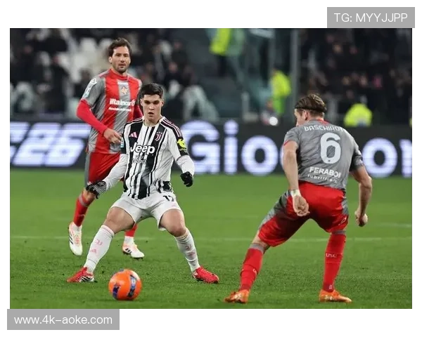 尤文图斯高压逼抢致克雷莫纳后场失误，图拉姆抢射破门